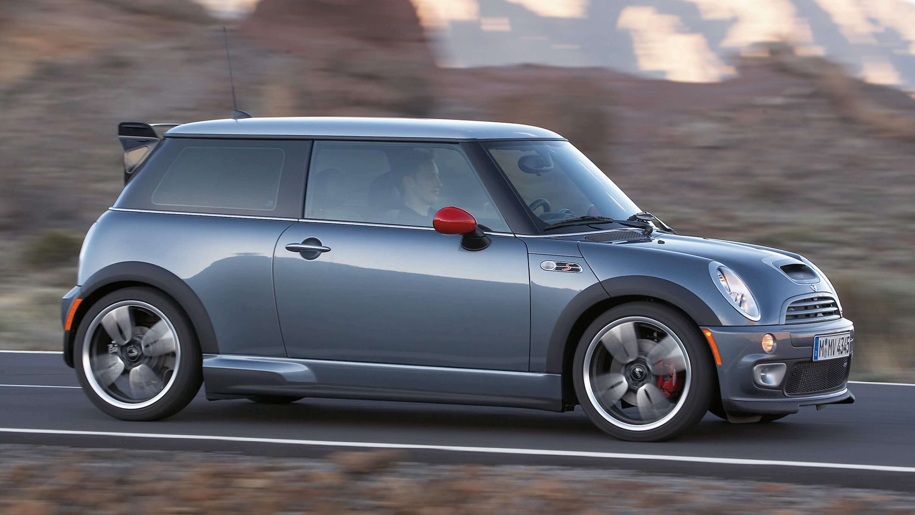 MINI Cooper S – John Cooper Works GP Kit MINI Cooper S – John Cooper Works GP Kit